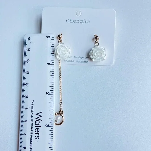 Floral Earrings with Pearl & Chain Ear Cuff Trendy Statement Unique Design - Picture 3 of 5